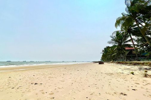 7 Pantai Pasir Putih Terindah di Kalimantan, Panoramanya Romantis dan Instagramable