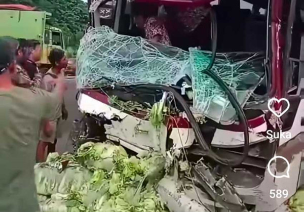 Tabrakan Beruntun Bus Primajasa di Tol Cipularang, Libatkan 9 Kendaraan