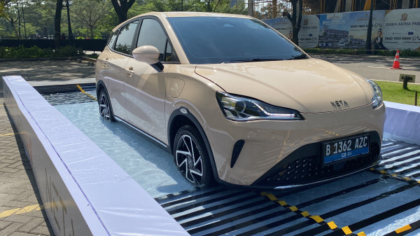 Baterai Mobil Listrik Neta V-II Nongol di Kolong, Bagaimana Keamanannya?