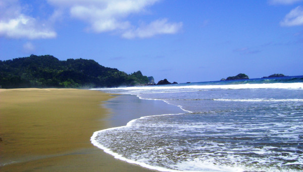 5 Pantai Terindah di Banyuwangi, G-Land Tempat Selancar Terbaik Dunia