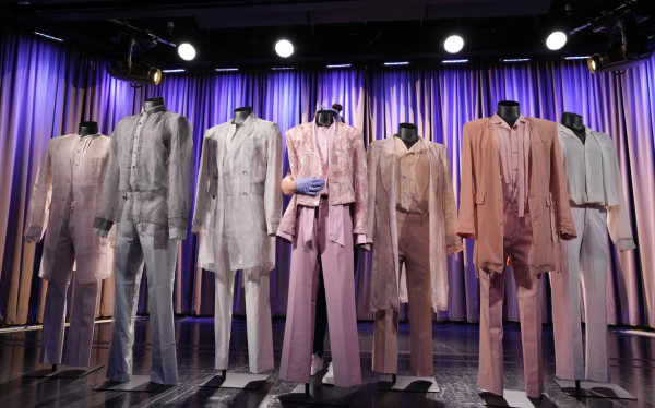 Mengapa NewJeans Tak Ikut Pameran HYBE di Grammy Museum? Ini Alasannya