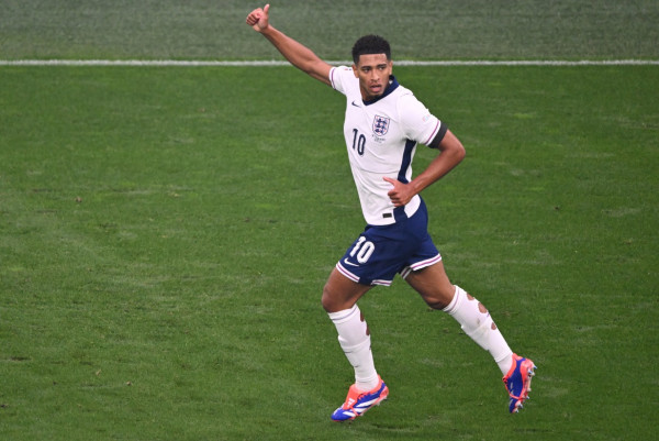 Kenapa Jude Bellingham Lubangi Kaus Kaki di Euro 2024?