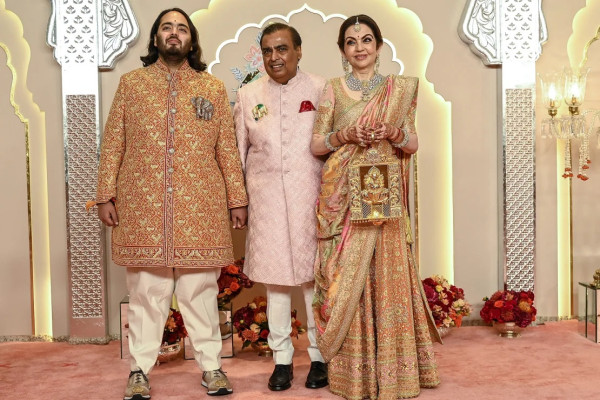 Anant Ambani Habiskan Rp9,6 Triliun untuk Pernikahan, Tamu Dijemput Pakai Pesawat Pribadi