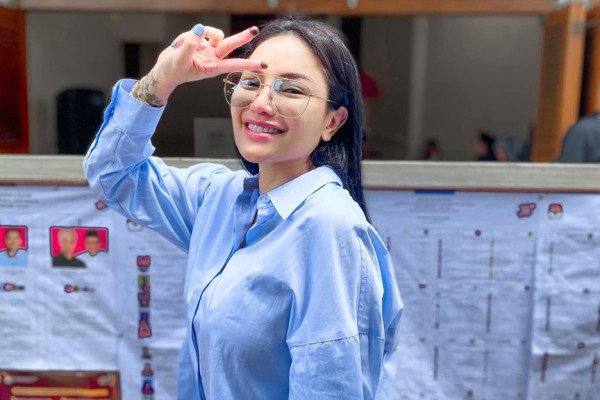 Nikita Mirzani Sindir Artis yang Oplas karena Sinus: Kalau Mau Cantik Bilang, Nggak Usah Alasan