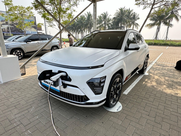 Review dan Kesan Pertama Hyundai All New Kona Electric: Lebih Besar, Mewah, dan Canggih
