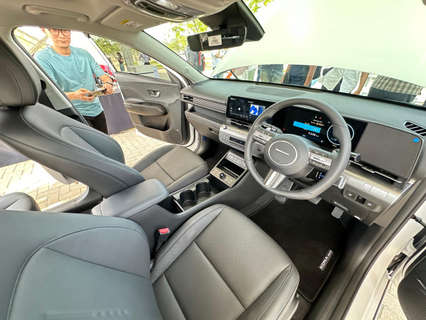 Review dan Kesan Pertama Hyundai All New Kona Electric: Lebih Besar, Mewah, dan Canggih