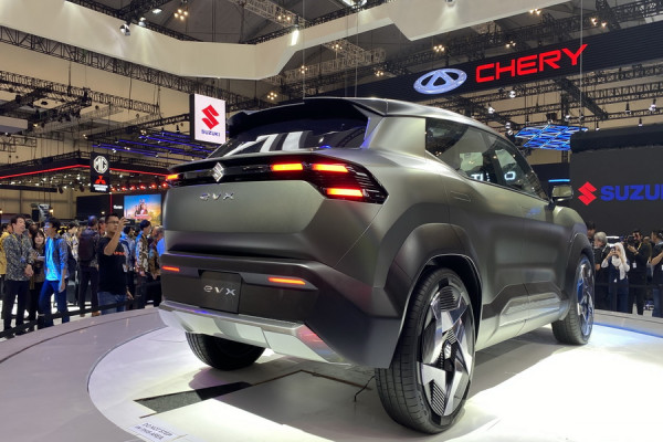 Suzuki Hadirkan Mobil Listrik Konsep eVX di GIIAS 2024