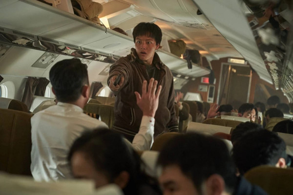Review Film Hijack 1971: Kisah Pembajakan Pesawat dengan Bumbu Sosial Politik