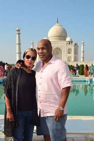 3 Potret Mike Tyson Menikahi Lakiha Spicer secara Islam