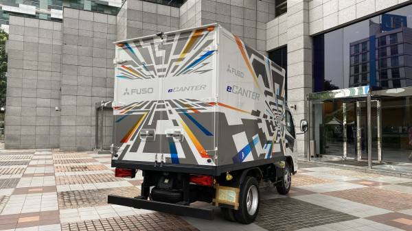 Fuso eCanter Resmi Dijual di Indonesia, tapi Harga Masih Misteri