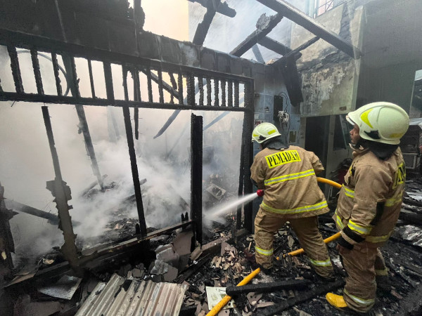 Orang Gila Main Api, 10 Rumah Ludes Terbakar, 1 Tewas