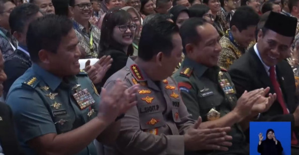 Momen Prabowo Sapa Panglima TNI dan Kapolri: Ini Memang Harus Pasangan Terus