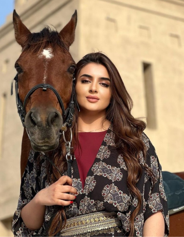 7 Potret Cantik Sheikha Mahra, Putri Dubai yang Memukau dengan Gaya Glamornya