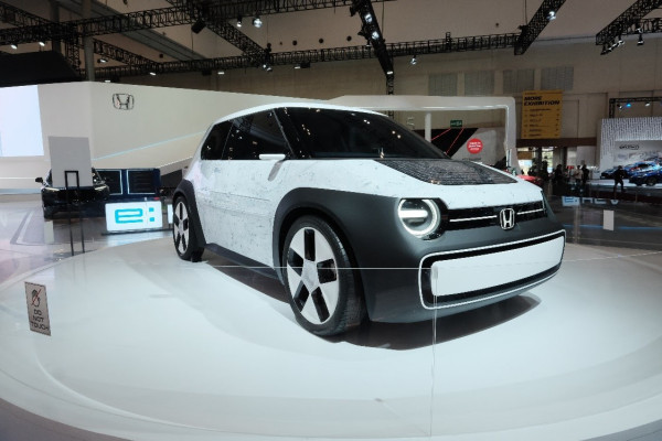 GIIAS 2024: Pesta Mobil Konsep Futuristik yang Mengguncang Pecinta Otomotif!