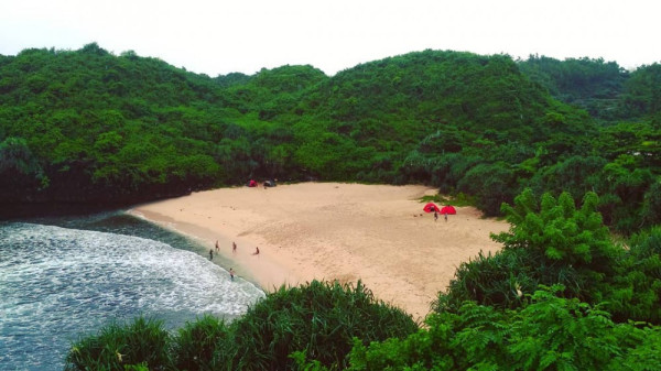 7 Pantai Eksotis di Gunungkidul yang Jarang Dijamah Banyak Orang