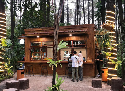 Sensasi Ngopi di Kafe Tengah Hutan Kaki Gunung Arjuna Pasuruan