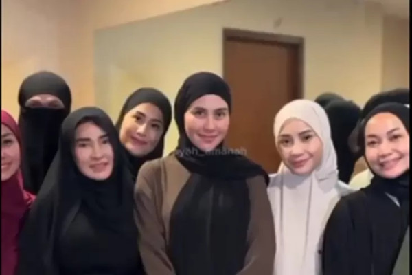 Wanda Hara Minta Maaf setelah Hadiri Kajian Pakai Cadar, Akui Kurang Ilmu Agama