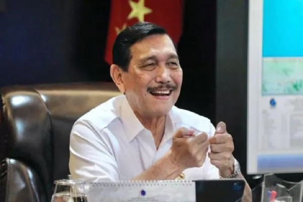 Saat Luhut Berceloteh Soal Pembatasan BBM di Media Sosial