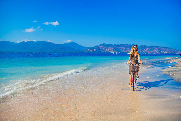 10 Pantai Terindah di Indonesia, Tak Kalah Cantik dari Maldives