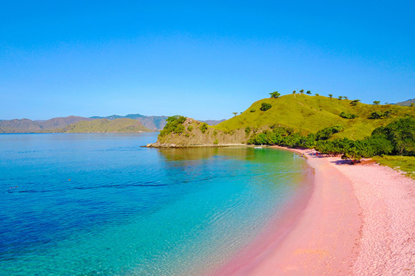 10 Pantai Terindah di Indonesia, Tak Kalah Cantik dari Maldives
