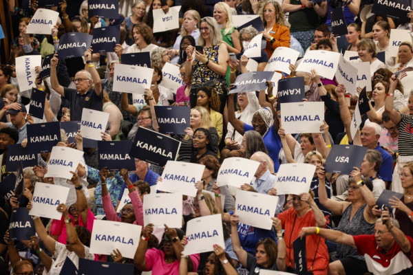 Bagaimana Cara Terbaik Kamala Harris Mengalahkan Donald Trump?