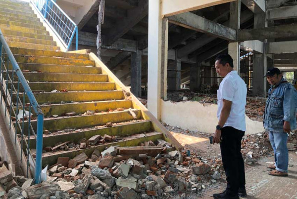 Tak Sesuai Kesepakatan, Pembongkaran Pintu 13 Stadion Kanjuruhan Malang Timbulkan Polemik