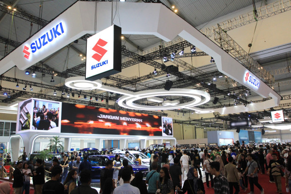 Alasan Booth Suzuki di GIIAS 2024 Tetap Ramai Meski Tidak Ada Mobil Baru
