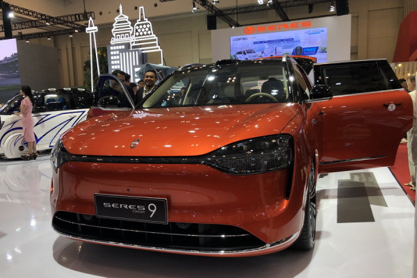 Deretan Mobil Setir Kiri di GIIAS 2024, Ada yang Mirip Ferrari