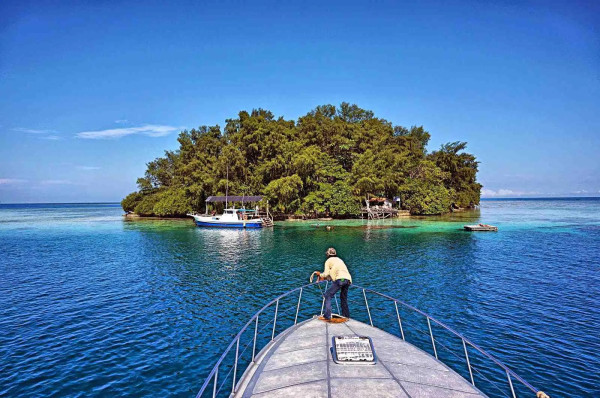 10 Pulau Eksotis di Kepulauan Seribu, Nomor 7 Punya Resort Bergaya Papua