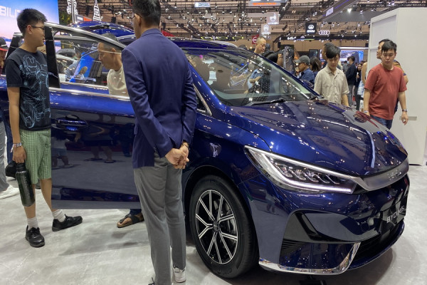Pertama di Indonesia, Intip Spesifikasi Mobil Listrik Keluarga BYD M6