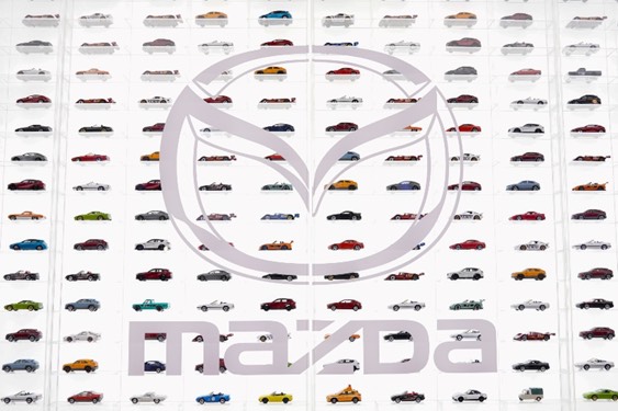 Mazda Pamerkan Evolusi Produk Melalui 1.440 Diecast di GIIAS 2024