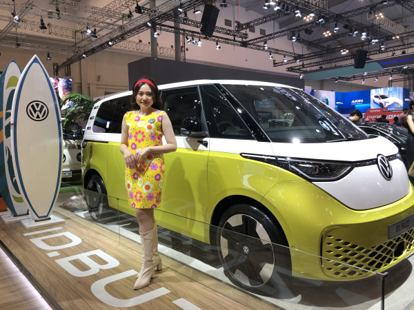 3 Outfit Paling Menyala SPG dan Usher di GIIAS 2024