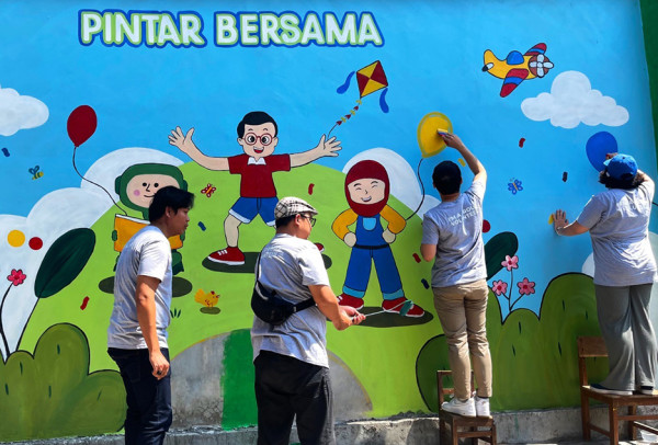 Komitmen Kredit Pintar Dukung Dunia Pendidikan melalui Revitalisasi Bangunan Sekolah