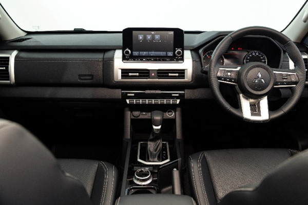 Resmi Meluncur di GIIAS 2024, Ini Spesifikasi dan Harga Mitsubishi All New Triton