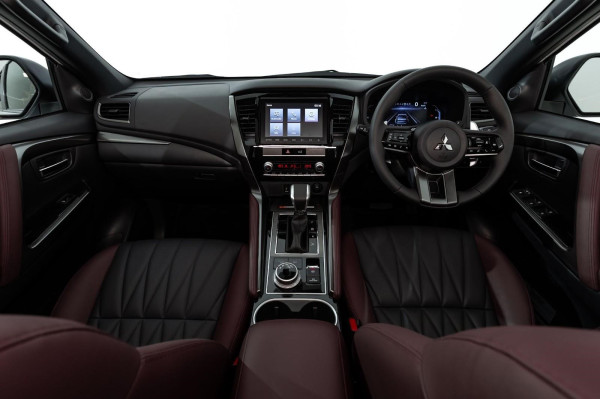 Kenali Perbedaan Model Baru Mitsubishi New Pajero Sport