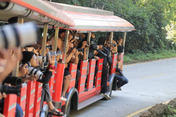 Puncak Roadshow IAPVC 2024, Taman Safari Bogor Tegaskan Komitmen untuk Cintai dan Lindungi Satwa Endemik
