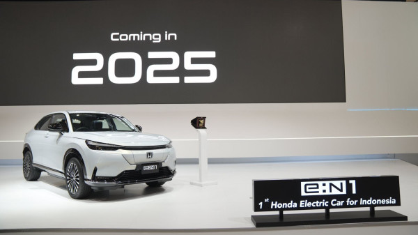 Dijual 2025, Mobil Listrik Futuristik Honda Honda e:N1 Sabet Gelar Mobil Favorit GIIAS 2024!