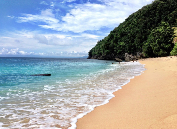 5 Pantai Pasir Putih Terindah di Papua, Surga Tersembunyi Ujung Timur Indonesia