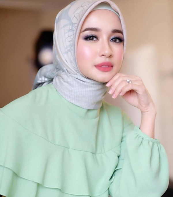 5 Potret Cantik Laudya Cynthia Bella yang Diisukan Jadi Istri Ketiga Ustaz Muhammad Nuzul Dzikri