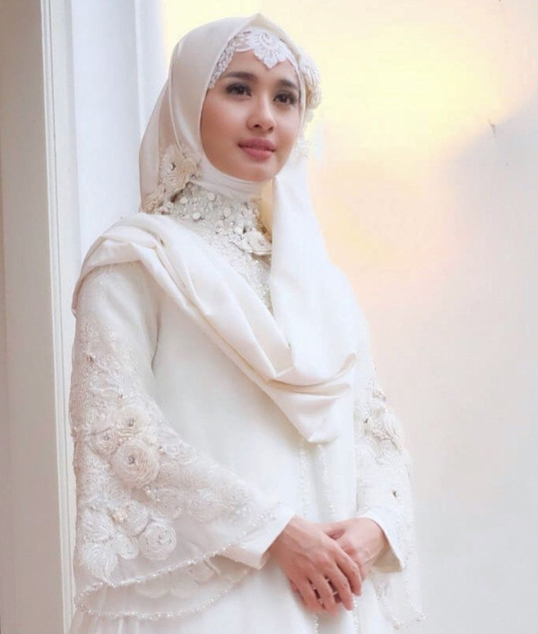 5 Potret Cantik Laudya Cynthia Bella yang Diisukan Jadi Istri Ketiga Ustaz Muhammad Nuzul Dzikri