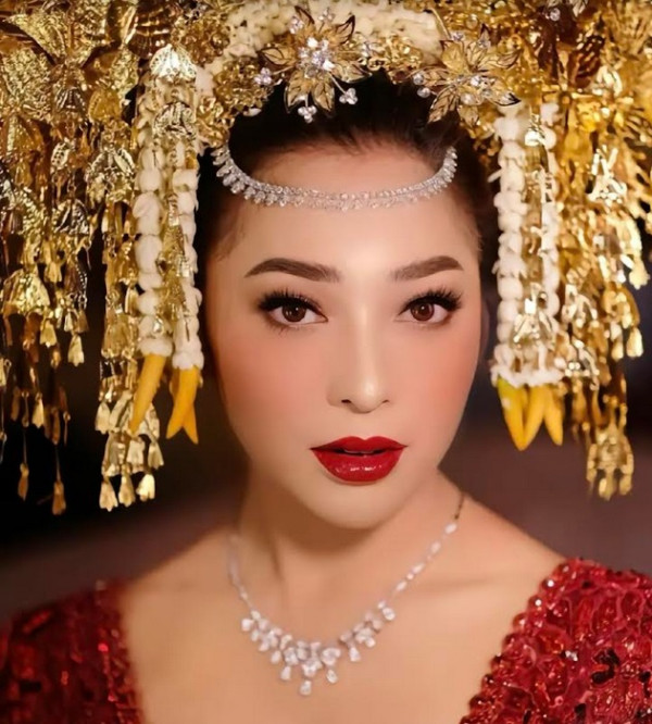 5 Artis yang Pakai Suntiang saat Nikah, dari Nikita Willy hingga Aaliyah Massaid
