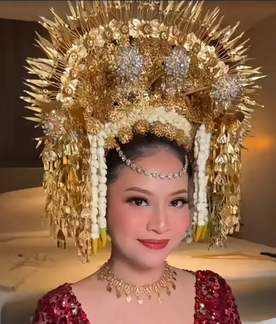 5 Artis yang Pakai Suntiang saat Nikah, dari Nikita Willy hingga Aaliyah Massaid