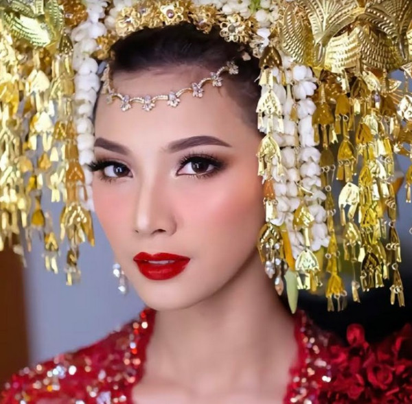 5 Artis yang Pakai Suntiang saat Nikah, dari Nikita Willy hingga Aaliyah Massaid