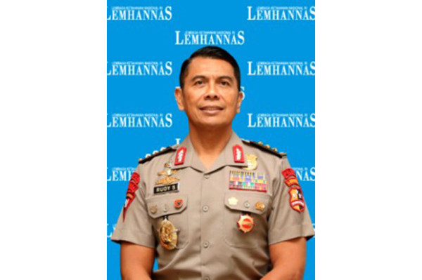 Mantan Kapolda Jawa Barat yang Raih Puncak Karier hingga Komjen Pol, Nomor 9 Nyaris Tewas Ditembak Teroris di Poso
