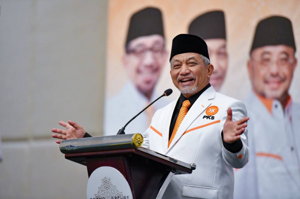 Syaikhu Pimpin Pakta Integritas Anggota DPRD Terpilih se-Jatijaya