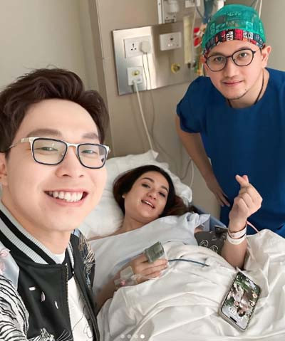 Tengku Dewi Putri Lahirkan Anak Kedua, Andrew Andika Bahagia saat Gendong Bayinya