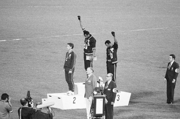 14 Momen Olimpiade Paling Bersejarah, Salah Satunya Api Muhammad Ali