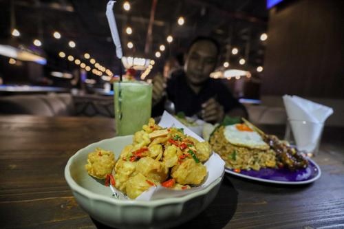 Headquarter Bar N Pool, World Class Biliar dengan Skyscraper View Terbaik di Jakarta