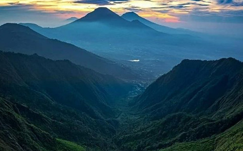 5 Rekomendasi Gunung untuk Merayakan Momen 17 Agustus, Siap Kibarkan Merah Putih!