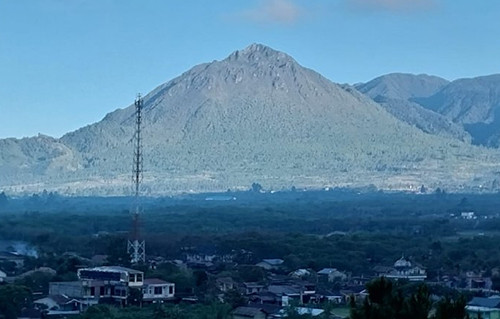 5 Rekomendasi Gunung untuk Merayakan Momen 17 Agustus, Siap Kibarkan Merah Putih!